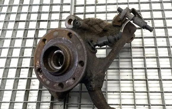 Seat Leon (5F) Front wheel hub spindle knuckle