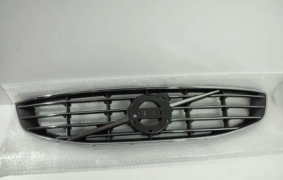 Volvo V60 Front bumper upper radiator grill 31364101