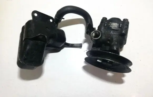 Mitsubishi Pajero Power steering pump