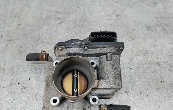 Mazda 2 Throttle body valve ZJ3813640