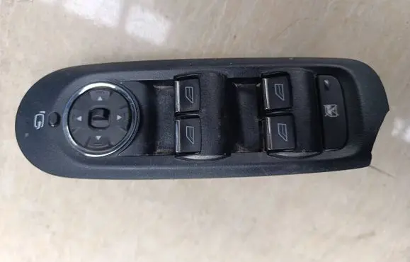 Ford Mondeo MK IV Electric window control switch 7s7t14a132bc