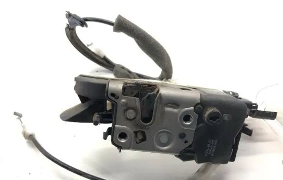 Peugeot Partner Front door lock 828406