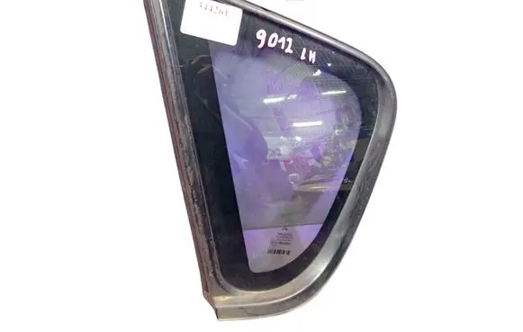 Mitsubishi Colt Rear side window