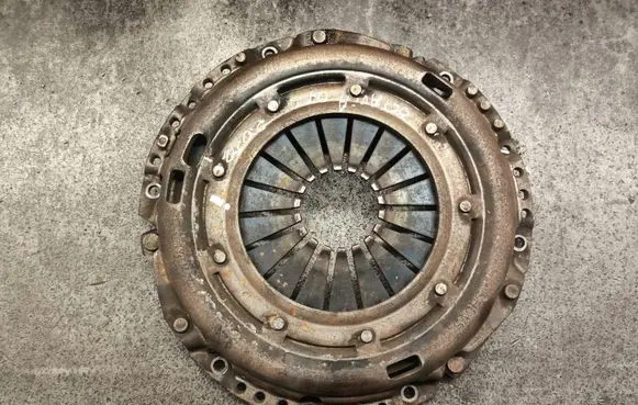 Skoda Octavia Mk2 (1Z) Pressure plate 03G141025H 063082000543