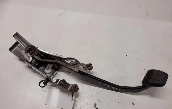 Toyota Avensis T270 Brake pedal 3LM
