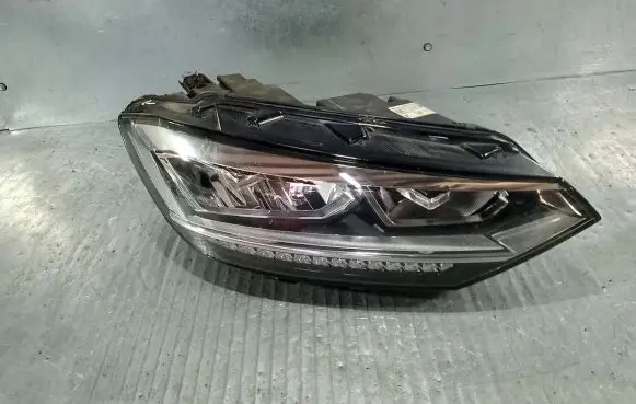 Volkswagen Touran III Headlight/headlamp 5TB941036C