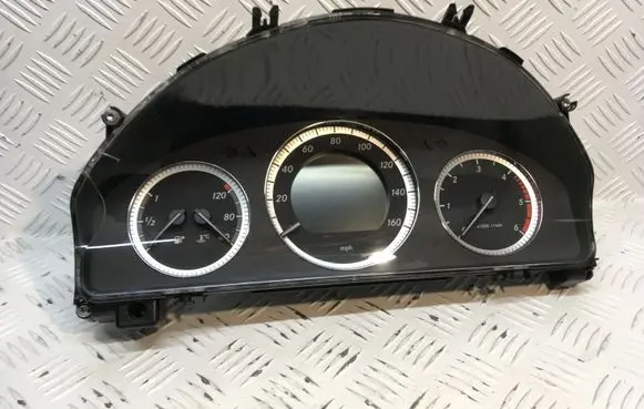 Mercedes-Benz C W204 Speedometer (instrument cluster) A2049004302