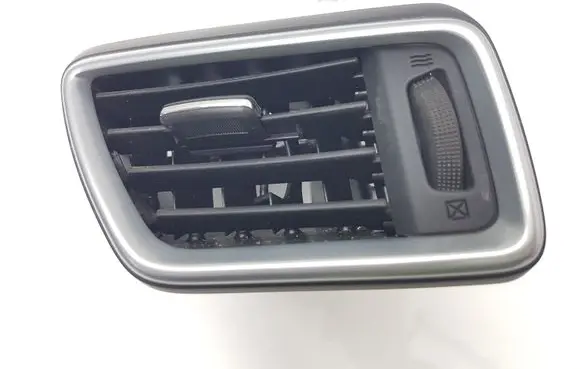 Nissan Qashqai Dashboard side air vent grill/cover trim 68760HV00B 687604EA0A 687604EH0A