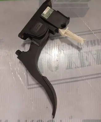 Volkswagen Golf IV Accelerator throttle pedal 1J1721503K 965205708 0281002342