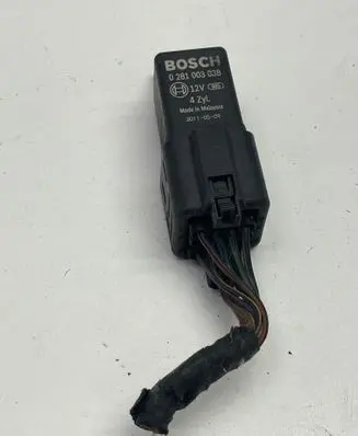 Audi A3 S3 A3 Sportback 8P Glow plug pre-heat relay 0281003038 20110509 038907281D