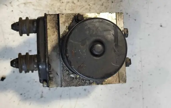 Volkswagen Passat Alltrack ABS Pump 3C0614095N 15594302 15594402D