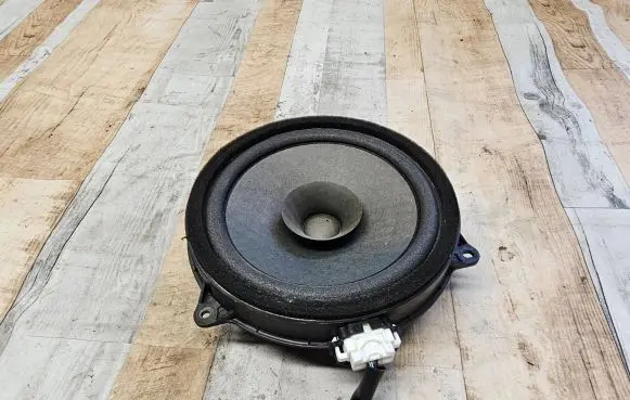 Mazda 2 Rear door speaker D65166960