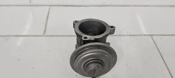 BMW 5 E60 E61 EGR valve 70045000