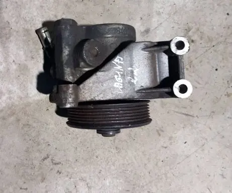 Renault Laguna I Power steering pump 7846075
