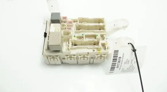 Toyota Auris 150 Fuse box set 82730-02140-A