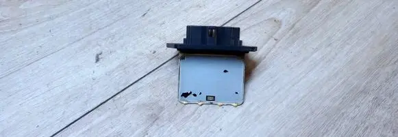 Mazda 323 Heater blower motor/fan resistor Hm636040b