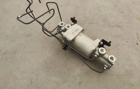 Toyota Land Cruiser (J200) Air suspension compressor/pump 4908160010 5522081KYB