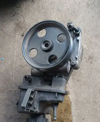 Mercedes-Benz C W204 Power steering pump