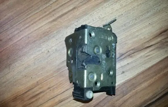 Fiat Punto (176) Rear door lock