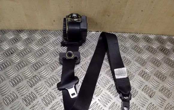 BMW X5 E53 Front seatbelt 8408752