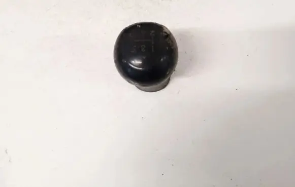 Toyota Avensis Verso Gear lever shifter trim leather/knob