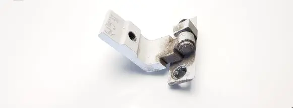 BMW 5 E60 E61 Rear door lower hinge 7068089