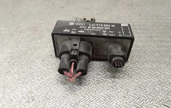 Skoda Roomster (5J) Coolant fan relay 1J0919506M 898967000