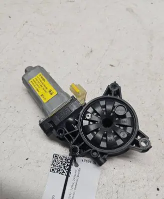 Hyundai Sonata Front door window regulator motor 824603S001