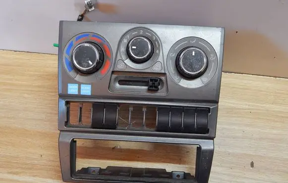 Iveco Daily 4th gen Interior fan control switch 
