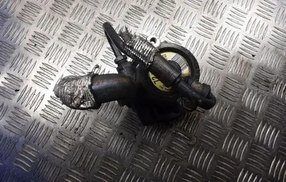 Volkswagen Polo III 6N 6N2 6NF Power steering pump 0301451547D