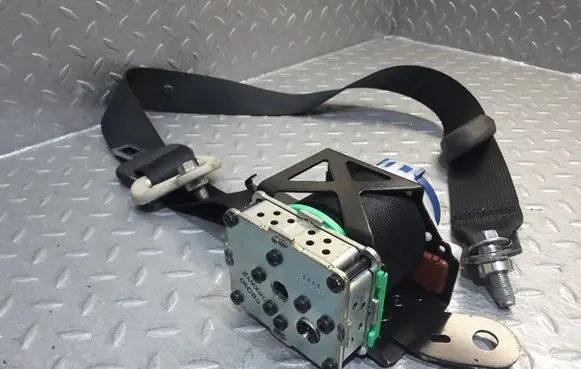 Mazda 6 Front seatbelt 1052233 1062542AA 305272210