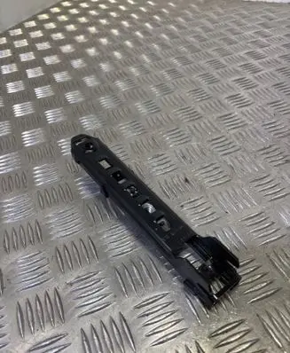 Volkswagen Golf VI Seat belt adjustment motor 5K0857819 A00195577