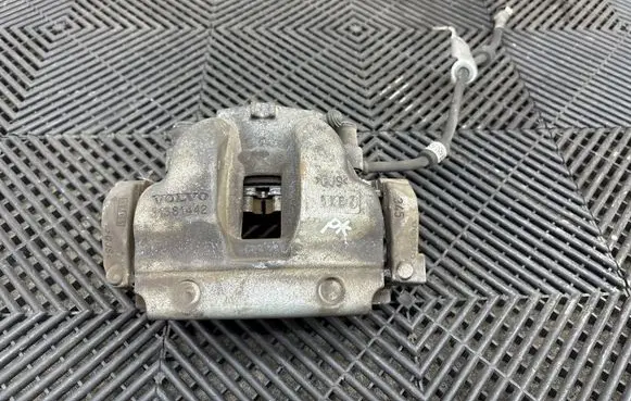 Volvo XC90 Front brake caliper 31381442