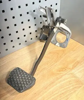 BMW X3 E83 Brake pedal 3331164 423110