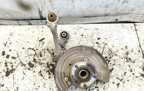 Lincoln LS Rear wheel hub