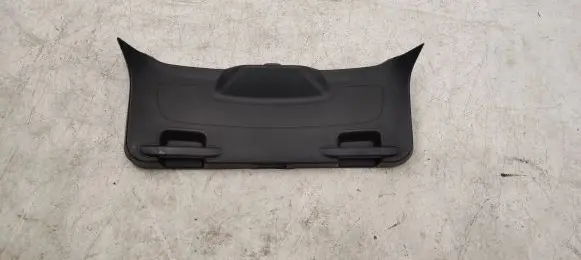 Tailgate trim