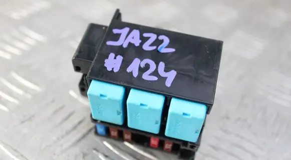Honda Jazz Relay mounting block 
