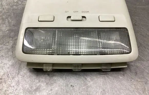 Toyota Corolla Verso AR10 Front seat light 18290010 812630F010A