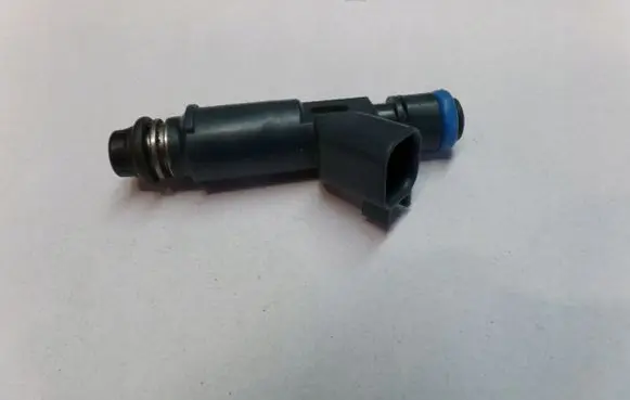 Ford Mondeo Mk III Fuel injector 2M2EA7B