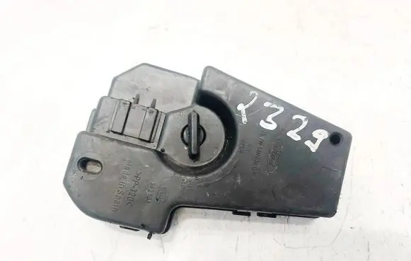 Ford Galaxy Tail light bulb cover holder 95VW13N004DA 962603