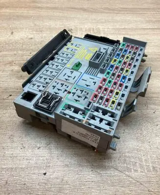 Opel Astra G Fuse box set 24412497