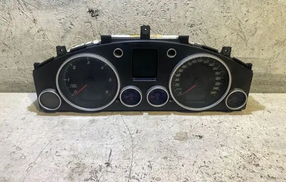 Volkswagen Touareg I Speedometer (instrument cluster) 7L6920870S 0263655510