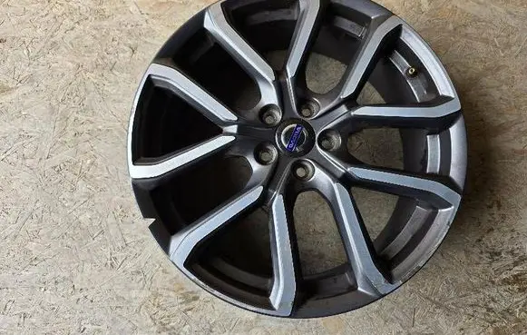 Volvo V90 Cross Country R19 alloy rim 31400076