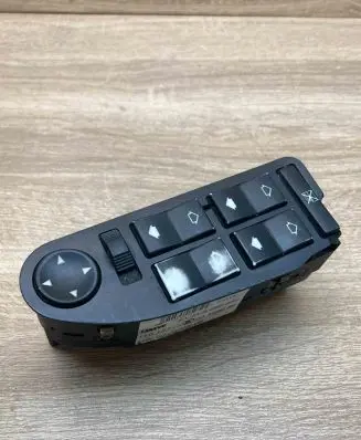 BMW 5 E39 Electric window control switch 8368952 03725085