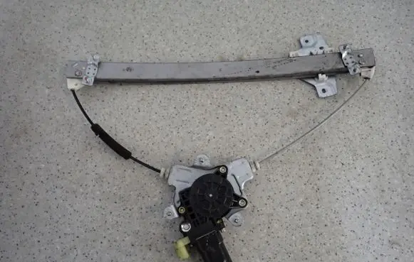Hyundai Getz Front door window regulator with motor 