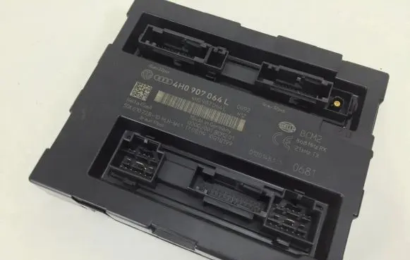 Audi A8 S8 D4 4H Comfort/convenience module 4H0907064L