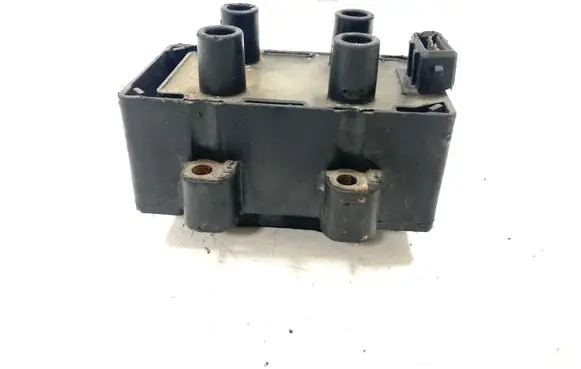 Renault Twingo I High voltage ignition coil 2526078A 7700872449 7700875701