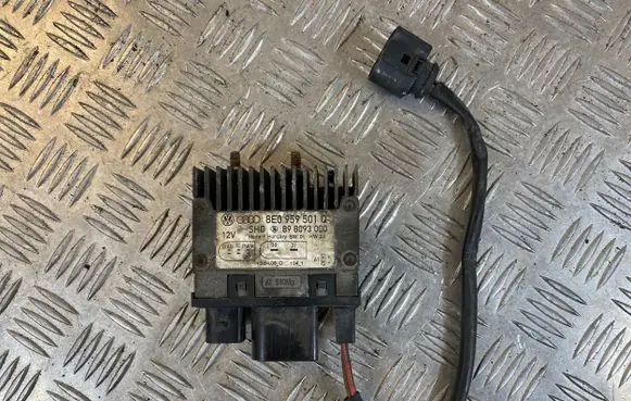 Audi A4 S4 B6 8E 8H Coolant fan relay 8E0959501Q 898093000