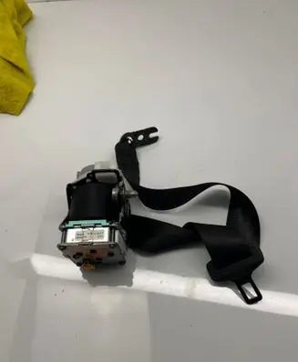 Volkswagen Caddy Front seatbelt 3066322 0715F3Y2MR 306003964C