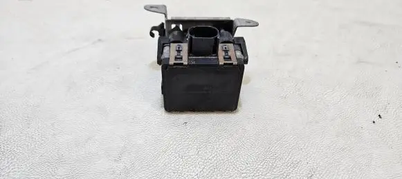 Tesla Model X Distronic sensor radar 1057551-00-B